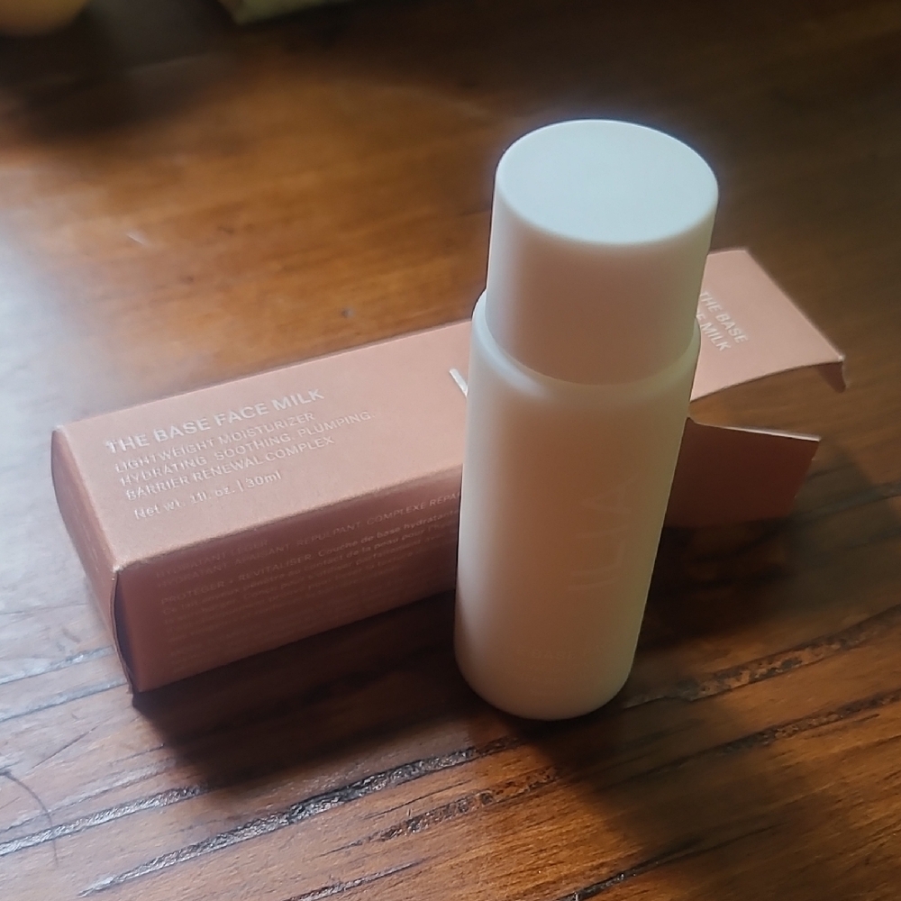 ILIA The Base Face Milk Primer - 1oz Size. NIB.